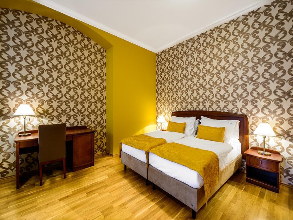 Alexander Hotel Stribro Room photo