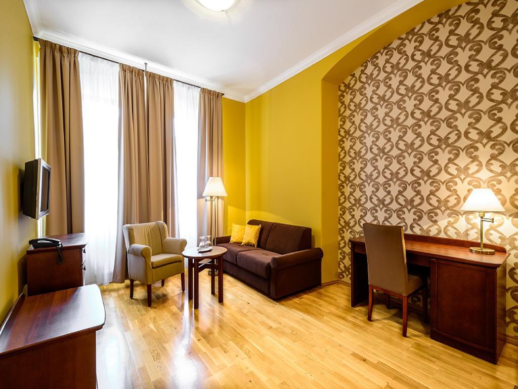 Alexander Hotel Stribro Room photo